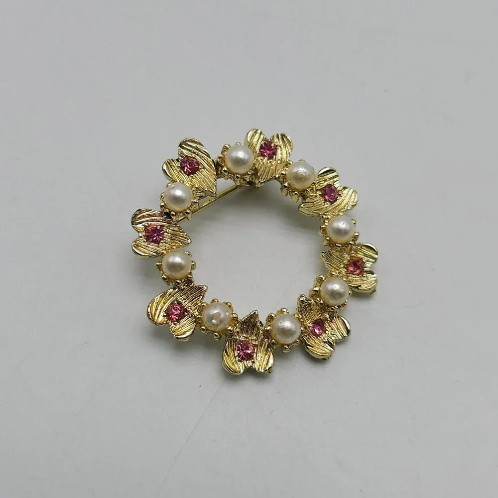 Vintage Gold Tone Heart Wreath Brooch With Faux Pearls Pink Rhinestones